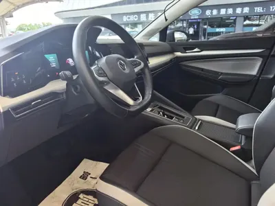 Volkswagen Golf 2022, 55000 км, за 102800 CNY