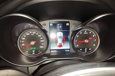 Mercedes-Benz C-Class 2017, 138500 км, за 93832.37 CNY - фото 12