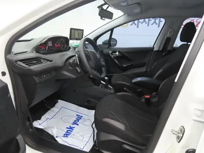 Peugeot 208 2015, 79629 км, за 4500000 KRW - фото 5