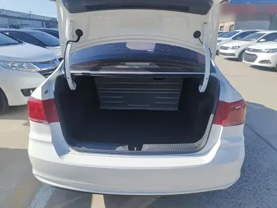 Volkswagen Santana 2021, 78700 км, за 40300 CNY
