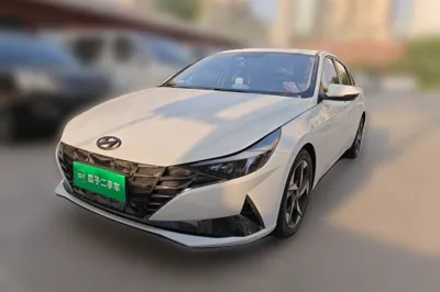 Hyundai Elantra · 2022 год