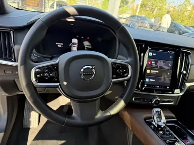 Volvo S90 PHEV 2024, 8000 км, за 281800 CNY - фото 15