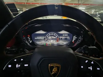 Lamborghini Urus 2022, 23500 км, за 291540000 KRW - фото 6