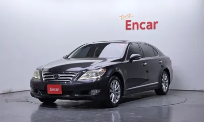 Lexus LS · 2011 год