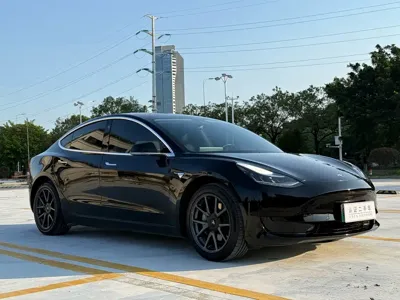 Tesla Model 3 2020, 130000 км, за 89800 CNY
