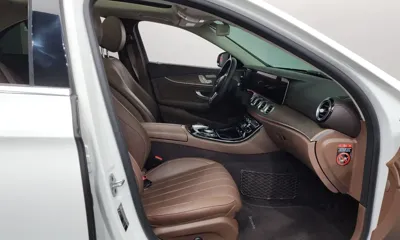 Mercedes-Benz E-Class 2019, 101729 км, за 25900000 KRW - фото 26