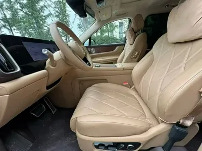 AITO 问界 AITO M9 2025, 14000 км, за 418800 CNY