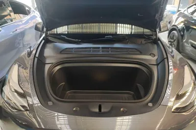 Tesla Model Y 2022, 25900 км, за 196670.75 CNY