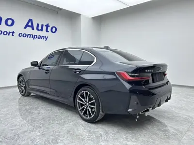 BMW 3 Series 2023, 33800 км, за 235799 CNY