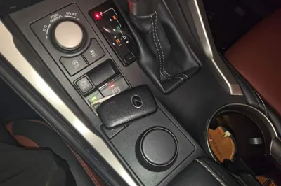 Lexus NX 2015, 71100 км, за 97768.96 CNY - фото 20