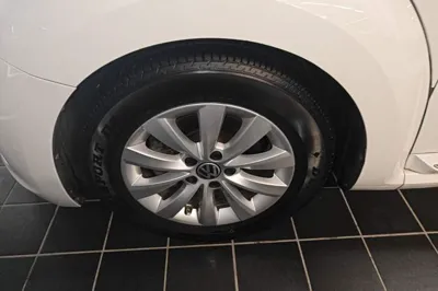Volkswagen Beetle 2013, 83100 км, за 71727.54 CNY - фото 8
