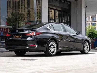 Lexus ES 2020, 39500 км, за 259600 CNY