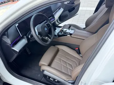 BMW i5 2025, 4566 км, за 74000000 KRW - фото 9
