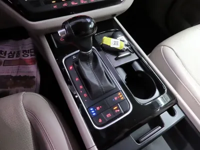 Kia Canival 2015, 201477 км, за 6800000 KRW - фото 9