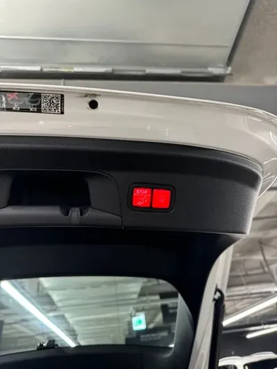 Mercedes-Benz GLE-Class 2023, 8266 км, за 99000000 KRW - фото 7