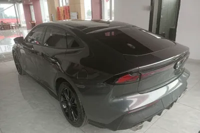 Changan UNI-V 2022, 5300 км, за 88360.78 CNY