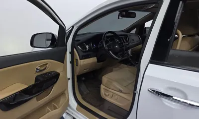 Kia Canival 2019, 125429 км, за 14500000 KRW - фото 10