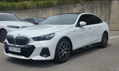 BMW 5-Series · 2025 год
