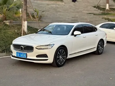 Volvo S90 · 2023 год
