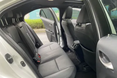 Lexus UX 2022, 100100 км, за 159561.94 CNY - фото 34