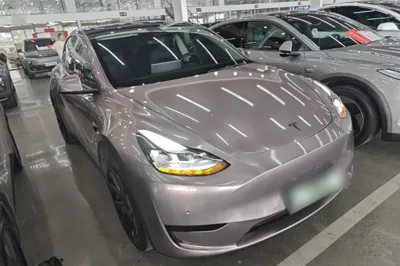 Tesla Model Y 2022, 51900 км, за 174997.83 CNY