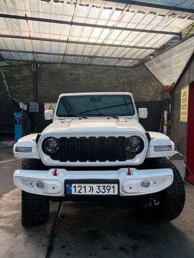 Jeep Wrangler · 2023 год