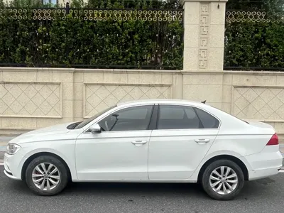 Volkswagen Bora 2016, 86000 км, за 25800 CNY