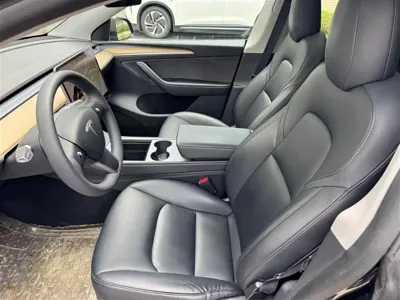Tesla Model Y 2021, 107000 км, за 128800 CNY