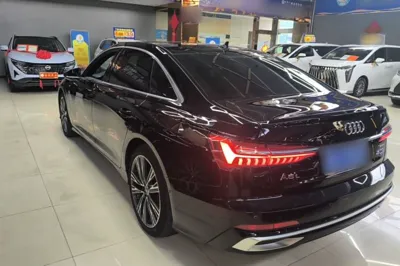 Audi A6L 2024, 57900 км, за 269675.44 CNY