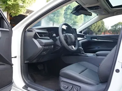 Toyota Camry 2024, 24000 км, за 126800 CNY - фото 13