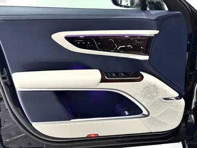 Hongqi 红旗金葵花国雅 2024, 41000 км, за 1038000 CNY - фото 10