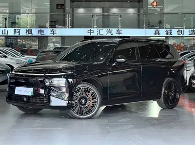 Xpeng G9 · 2025 год