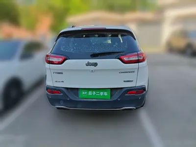 Jeep Cherokee 2016, 71400 км, за 41263.35 CNY - фото 7