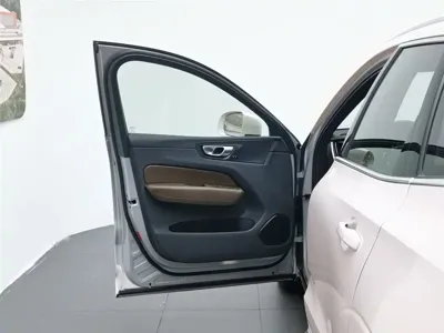 Volvo XC60 2021, 33900 км, за 142800 CNY - фото 8