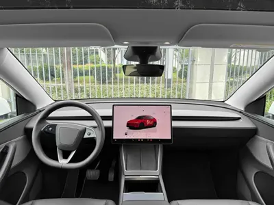 Tesla Model Y 2025, 17000 км, за 219800 CNY - фото 8