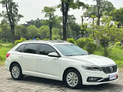 Volkswagen Lavida 2019, 70000 км, за 49800 CNY