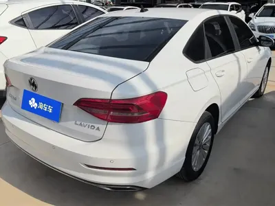 Volkswagen Lavida 2020, 99200 км, за 51000 CNY
