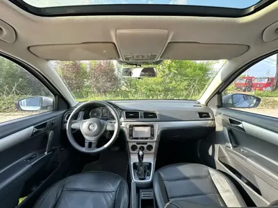 Volkswagen Lavida 2012, 160000 км, за 23800 CNY