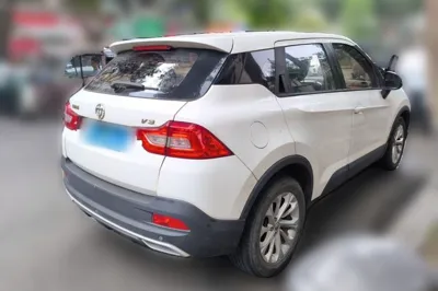 Brilliance V3 2017, 104700 км, за 29079.04 CNY
