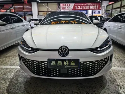 Volkswagen Lamando 2023, 16000 км, за 119800 CNY