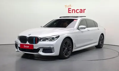 BMW 7-Series · 2018 год