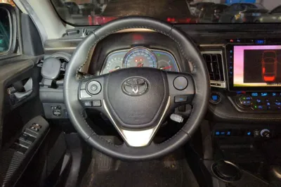 Toyota RAV4 2015, 97400 км, за 48625.87 CNY - фото 10