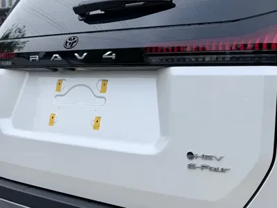 Toyota RAV4 2026, 7000 км, за 176000 CNY - фото 16