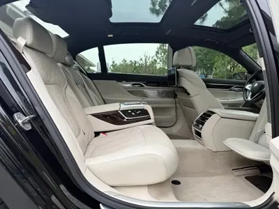 BMW 7 Series 2016, 140000 км, за 209800 CNY - фото 10