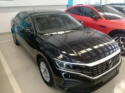 Volkswagen Passat 2025, 62600 км, за 93699 CNY