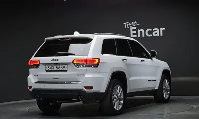 Jeep Cherokee 2017, 77115 км, за 15900000 KRW