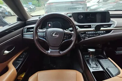 Lexus ES 2020, 126700 км, за 139983.78 CNY - фото 9