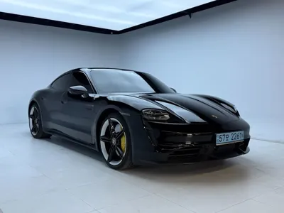 Porsche Taycan 2021, 34000 км, за 139000000 KRW