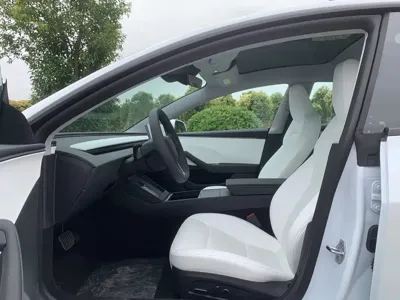 Tesla Model 3 2026, 100 км, за 217000 CNY