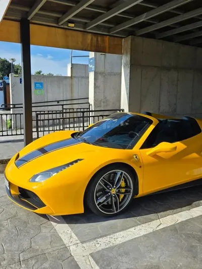 Ferrari 488 · 2018 год
